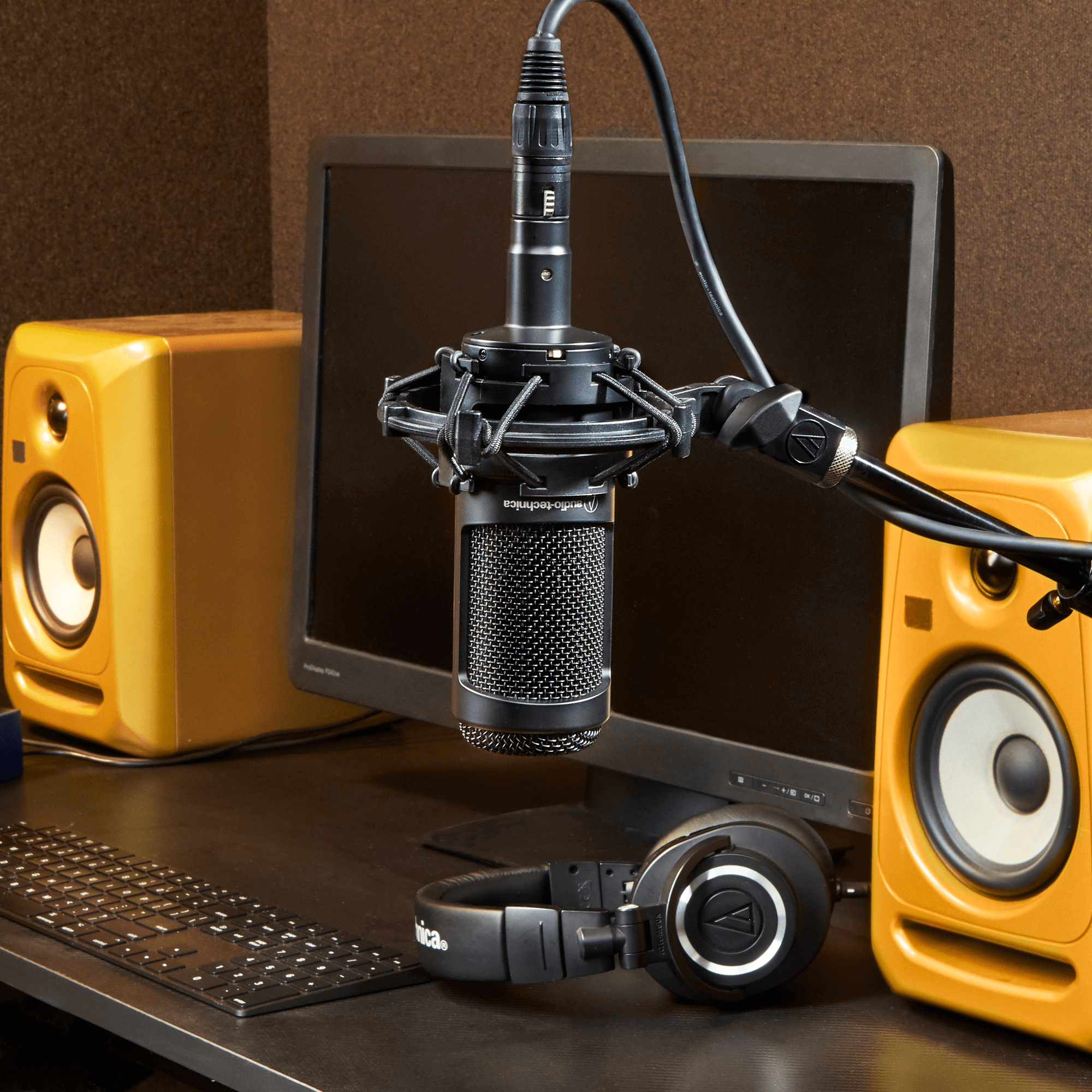 Audio Technica AT2050 Geniş Diyaframlı Multi-Pattern Kondenser Mikrofon Audio Technica AT2050 Geniş Diyaframlı Multi-Pattern Kondenser Mikrofon
