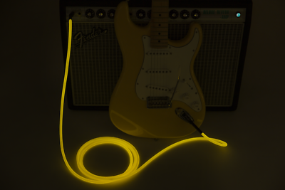 Fender Professional Fosforlu Turuncu 5.5M Enstrüman Kablosu
