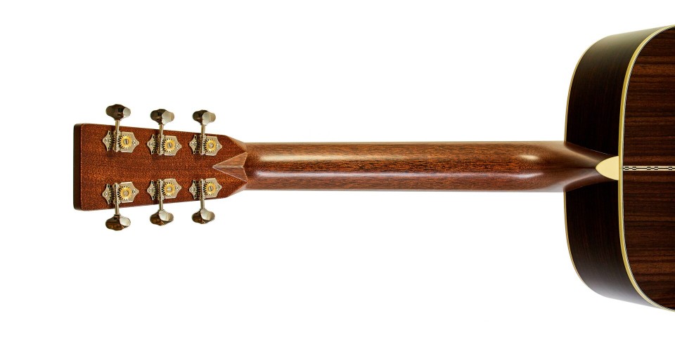 Martin D-28 Akustik Gitar